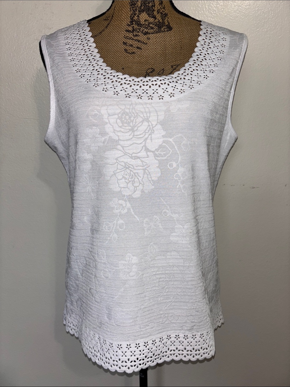 White Floral Eyelet Scoop Neck Tank Top